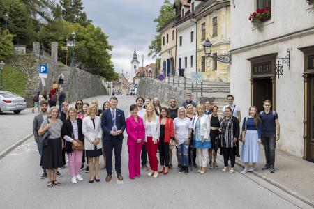 Kamniško mestno središče z novim utripom – sprehod z županom po pop-up izložbah in obisk novih podjetnikov  (43)